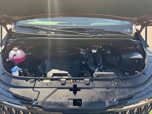 Used 2026 Kia Carnival FWD image 30