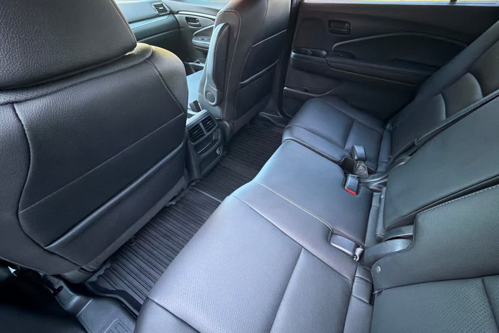 Used 2023 Honda Passport EX-L image 4