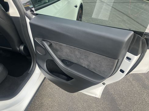 Used 2023 Tesla Model Y Performance AWD/4WD image 11