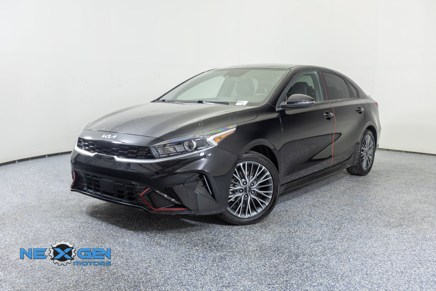 Used 2024 Kia Forte GT-Line w/ GT-Line Premium Package FWD image 4