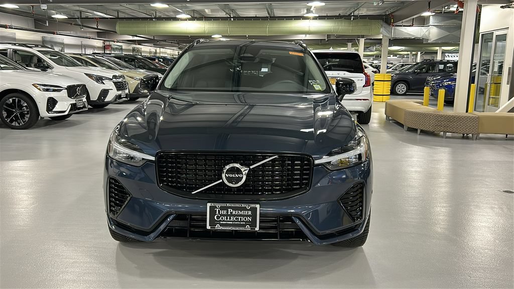 Used 2024 Volvo XC60 T8 Plus w/ Protection Package Premier AWD/4WD image 2