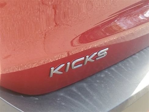 New 2026 Nissan Kicks SR image 6