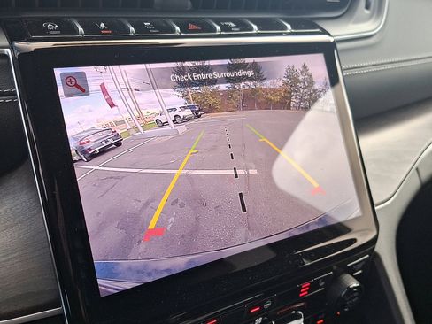 Used 2025 Jeep Grand Cherokee Limited w/ Trailer Tow Package image 19