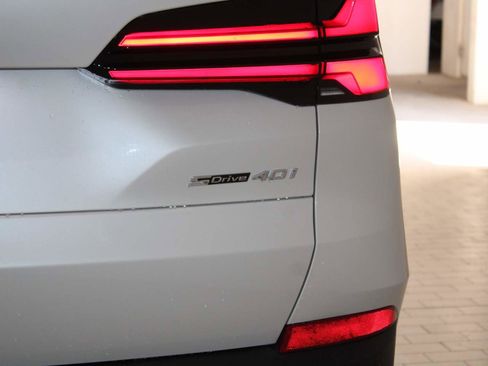 Used 2026 BMW X5 sDrive40i image 7