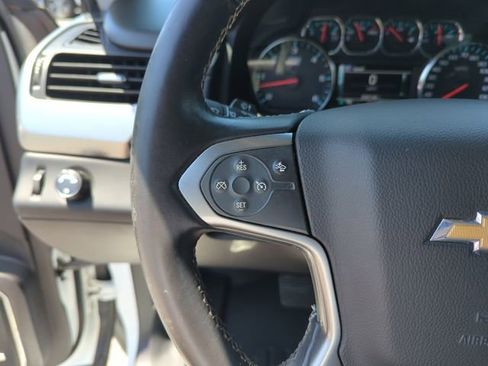 Used 2015 Chevrolet Suburban LT RWD image 21