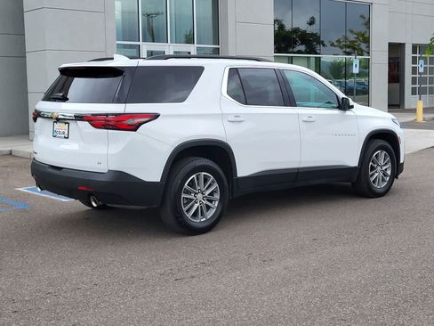 Used 2023 Chevrolet Traverse LT FWD image 5