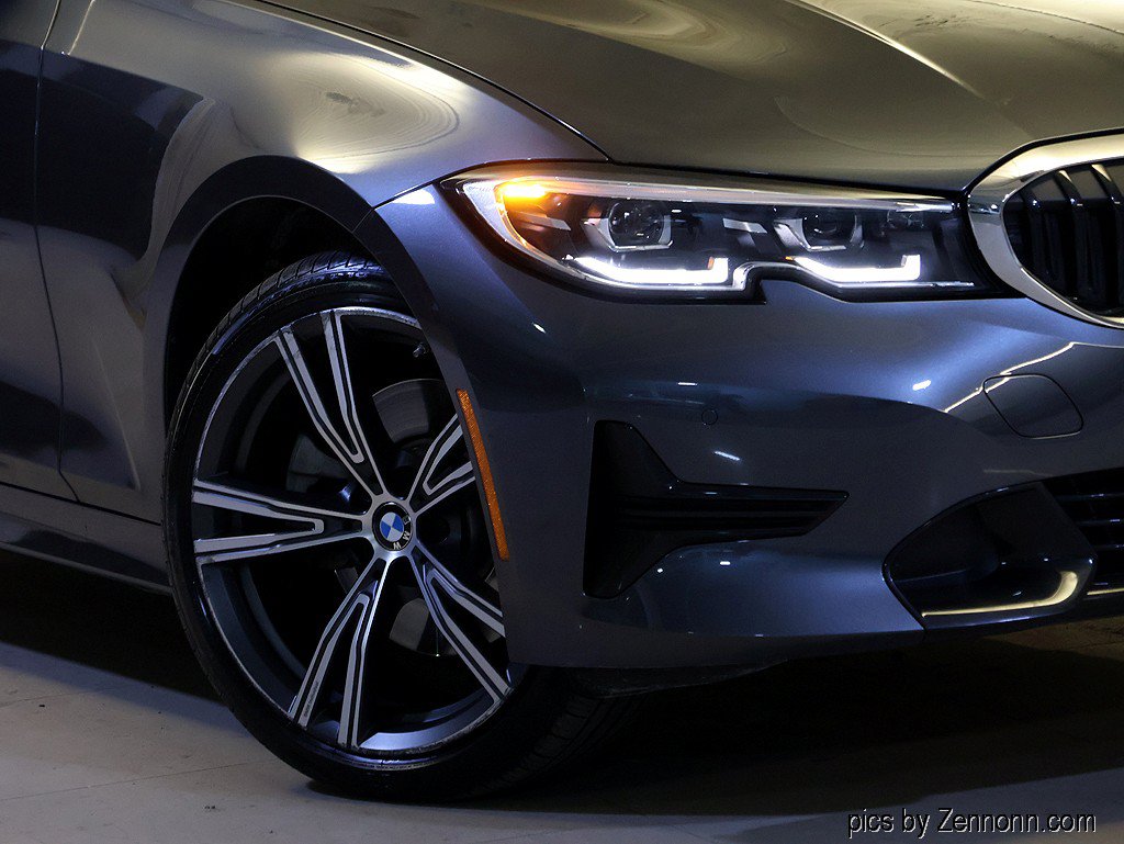Certified 2022 BMW 330i xDrive Sedan AWD/4WD image 3
