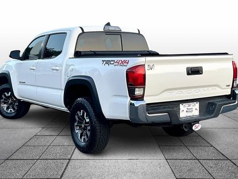 Used 2019 Toyota Tacoma TRD Off-Road image 12