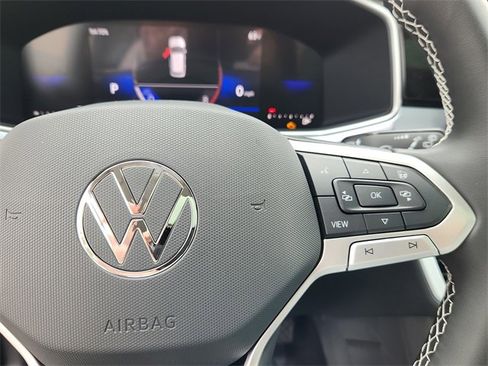 New 2025 Volkswagen Taos SE image 12