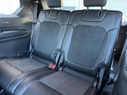 New 2025 Jeep Grand Cherokee L Altitude image 40