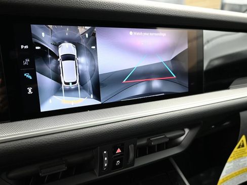 Certified 2026 Porsche Cayenne E-Hybrid AWD/4WD image 24