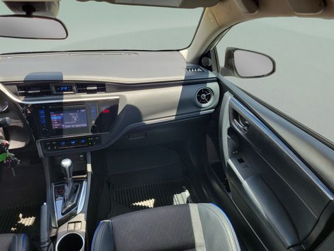 Used 2018 Toyota Corolla SE FWD image 7