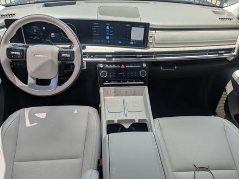 Used 2025 Hyundai Santa Fe Calligraphy FWD image 16