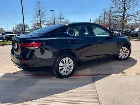 Used 2025 Nissan Sentra S image 6