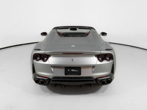 Used 2022 Ferrari 812 GTS image 7