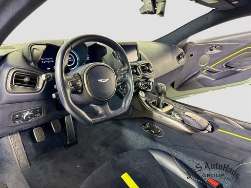 Used 2020 Aston Martin V8 Vantage AMR RWD image 30