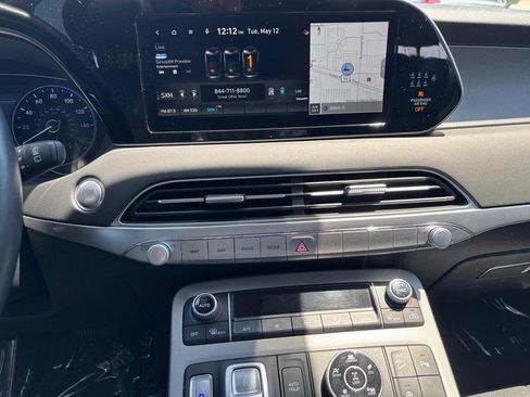 Used 2022 Hyundai Palisade SEL w/ 8P Bench Seat Package AWD/4WD image 16