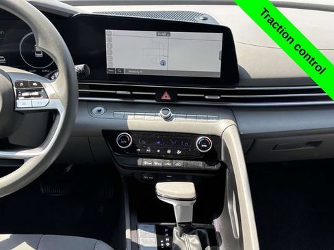Used 2024 Hyundai Elantra SEL FWD image 29
