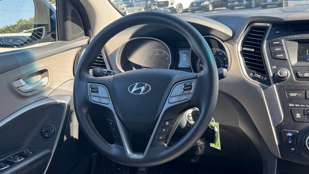 Used 2016 Hyundai Santa Fe SE AWD/4WD image 12