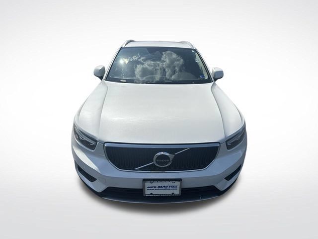Used 2022 Volvo XC40 T4 Momentum FWD image 9