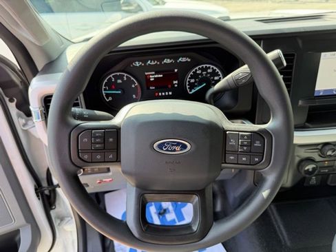 New 2025 Ford F550 4x4 Supercab Super Duty image 13