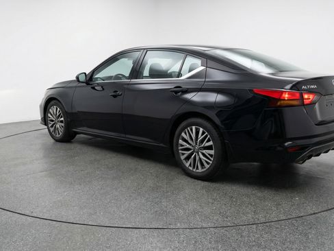 Used 2025 Nissan Altima 2.5 SV image 6