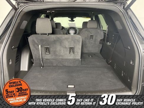 Certified 2023 Chevrolet Traverse LT w/ Rear Camera Mirror Package image 22