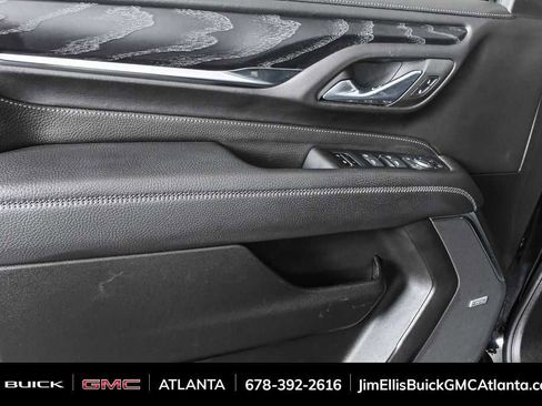 Used 2024 GMC Yukon XL Denali image 7