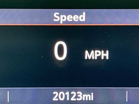 Certified 2023 Chevrolet Traverse LT w/ Rear Camera Mirror Package image 12