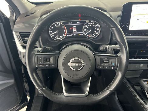 Used 2023 Nissan Rogue SL w/ SL Premium Package image 10