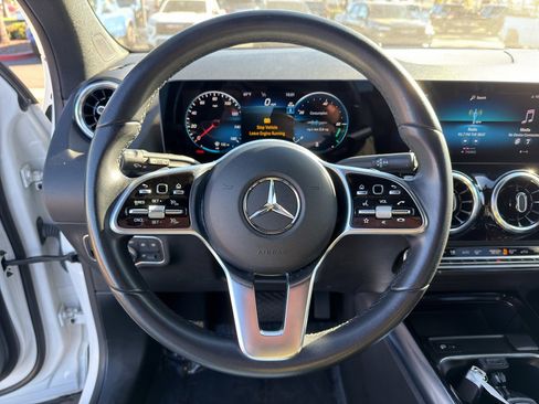 Used 2023 Mercedes-Benz GLA 250 image 17