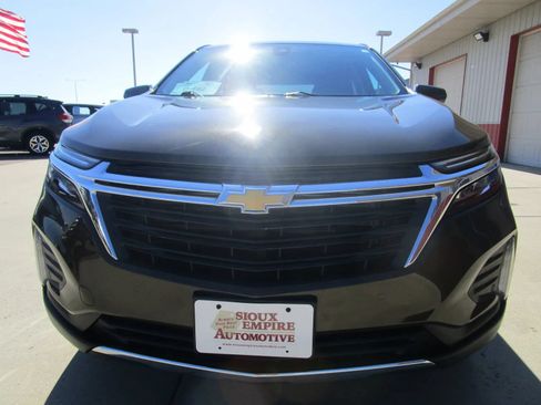 Used 2023 Chevrolet Equinox LT AWD/4WD image 4