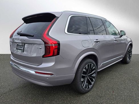 New 2026 Volvo XC90 T8 Ultra w/ Lounge Package image 3