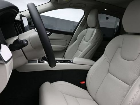 New 2026 Volvo XC60 B5 Ultra w/ Protection Package Premier AWD/4WD image 10