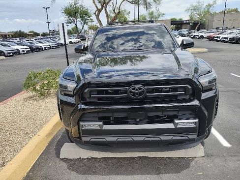 Used 2025 Toyota 4Runner SR5 AWD/4WD image 7
