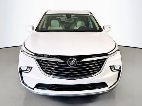 Used 2023 Buick Enclave Essence FWD image 2