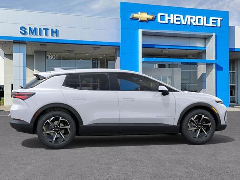 New 2026 Chevrolet Equinox EV LT image 5