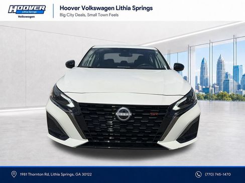 Used 2024 Nissan Altima 2.5 SR FWD image 10