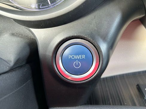 Used 2021 Toyota Sienna Platinum FWD image 29