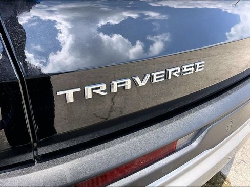 Used 2024 Chevrolet Traverse LT FWD image 21