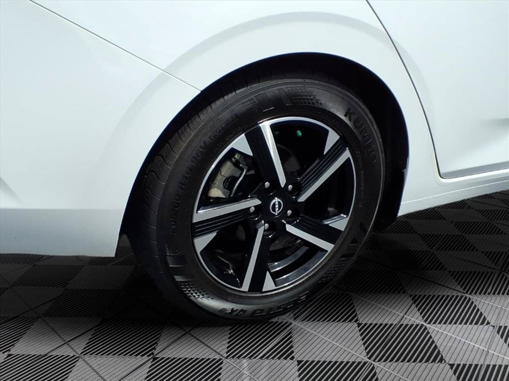 Used 2025 Nissan Sentra SV FWD image 30