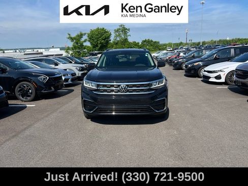 Used 2021 Volkswagen Atlas SE w/ Panoramic Sunroof Package AWD/4WD image 2