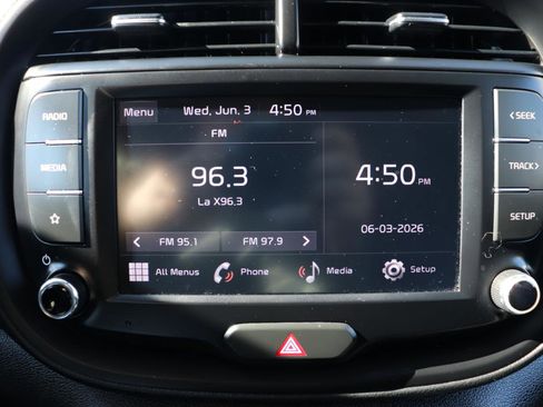 Used 2023 Kia Soul LX FWD image 28