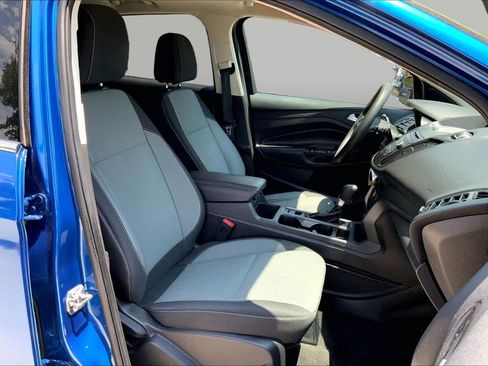 Used 2017 Ford Escape SE FWD image 9