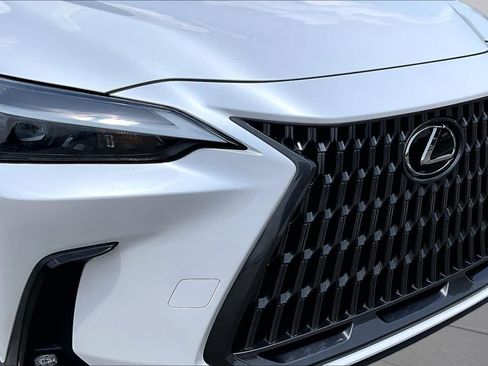 Used 2024 Lexus NX 250 FWD w/ Towing Package (2000 Lbs) image 27