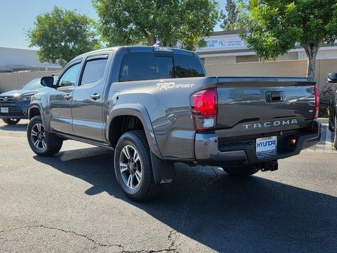 Used 2019 Toyota Tacoma TRD Sport image 7