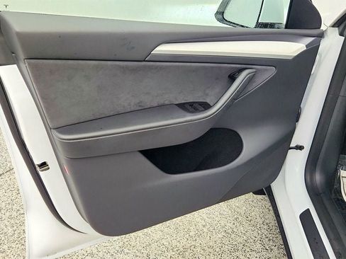 Used 2023 Tesla Model Y Long Range AWD/4WD image 10