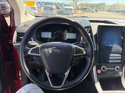Used 2024 Ford Edge SEL image 16