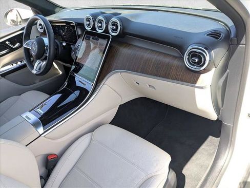 Used 2025 Mercedes-Benz GLC 300 image 18