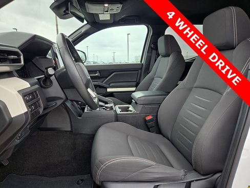 Used 2024 Toyota Tacoma TRD Off-Road image 15